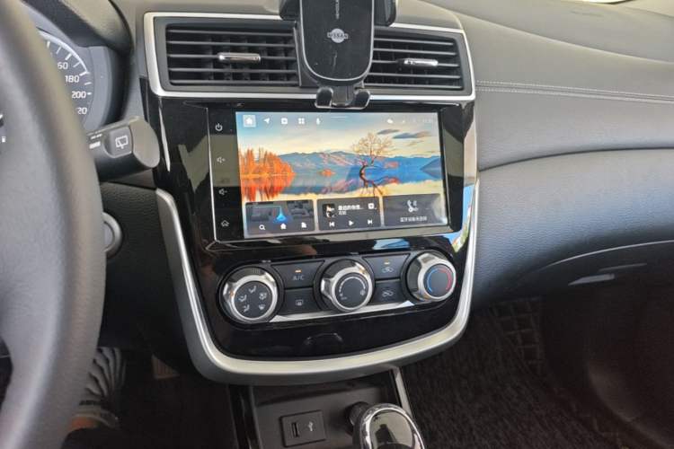 Used Nissan Tiida 2021 1.6L CVT Smart Drive Edition Audio And AC Panel