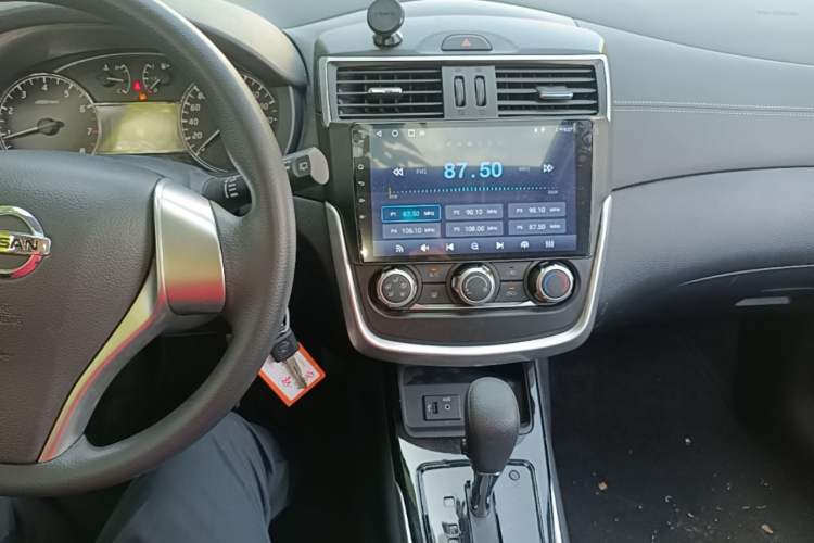 Used Nissan Tiida 2021 1.6L CVT Cool Edition Audio And AC Panel