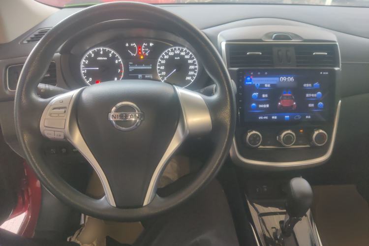 Used Nissan Tiida 2021 1.6L CVT Cool Edition Center Console