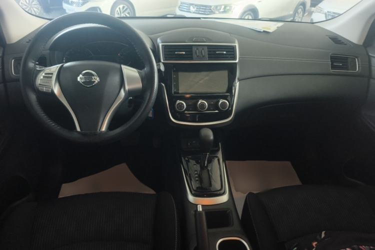 Used Nissan Tiida 2021 1.6L CVT Cool Edition Center Console