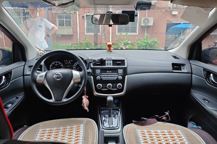 Used Nissan Tiida 2021 1.6L CVT Cool Edition Center Console