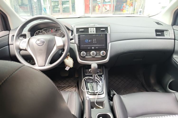 Used Nissan Tiida 2021 1.6L CVT Cool Edition Center Console