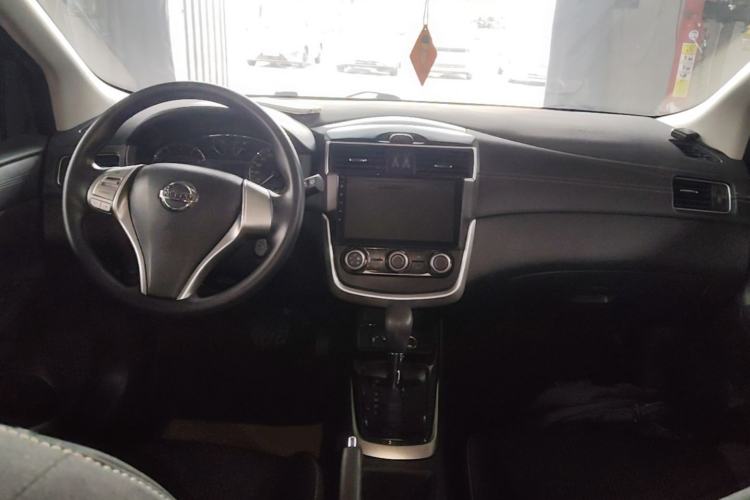 Used Nissan Tiida 2021 1.6L CVT Cool Edition Center Console