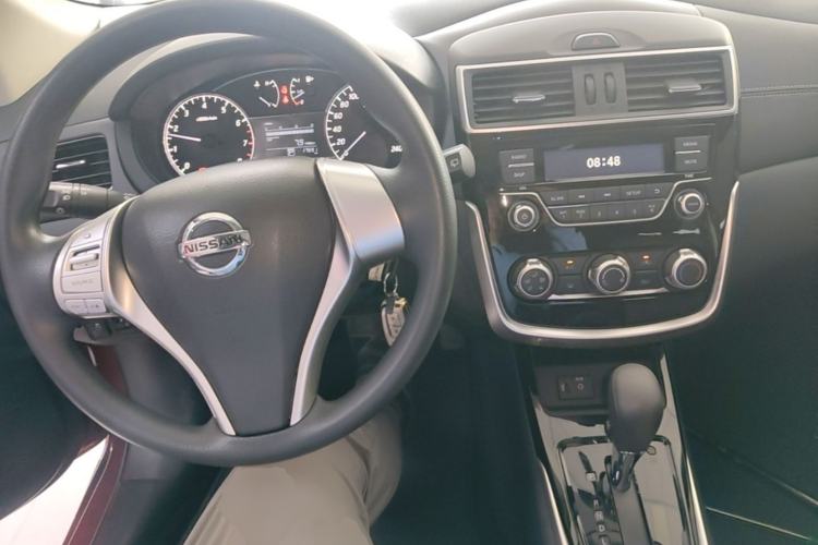 Used Nissan Tiida 2021 1.6L CVT Cool Edition Center Console