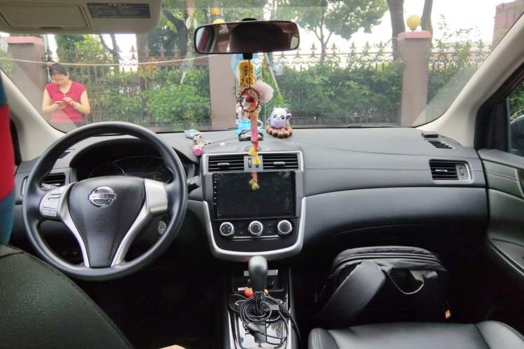 Used Nissan Tiida 2021 1.6L CVT Cool Edition Center Console
