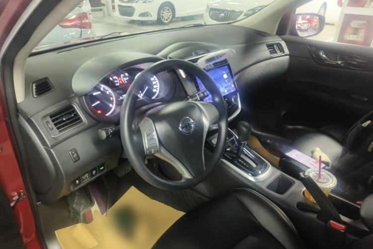 Used Nissan Tiida 2021 1.6L CVT Cool Edition Center Console