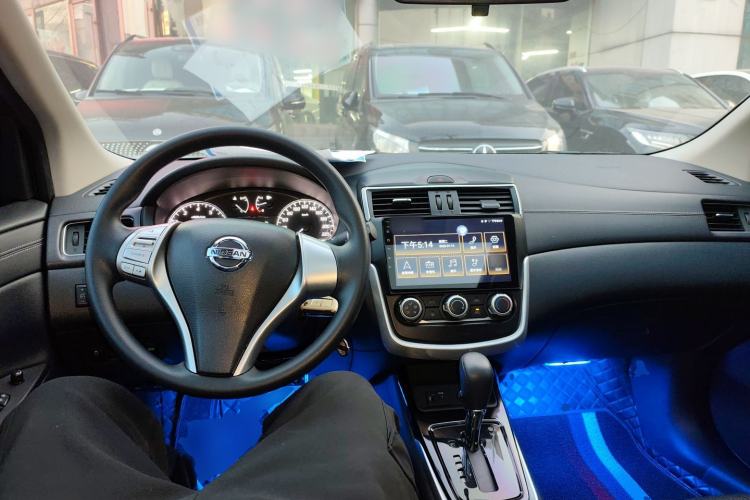 Used Nissan Tiida 2021 1.6L CVT Cool Edition Center Console