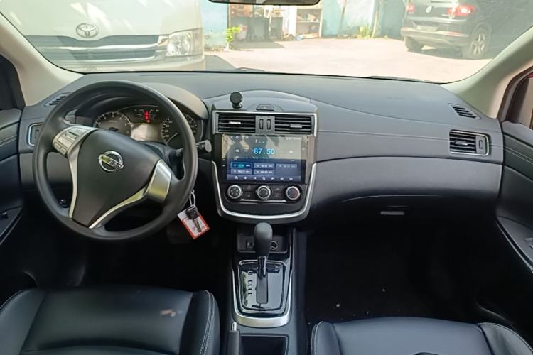 Used Nissan Tiida 2021 1.6L CVT Cool Edition Center Console
