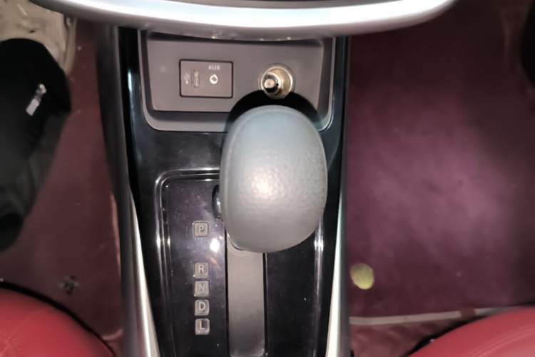 Used Nissan Tiida 2021 1.6L CVT Smart Drive Edition Gear Lever