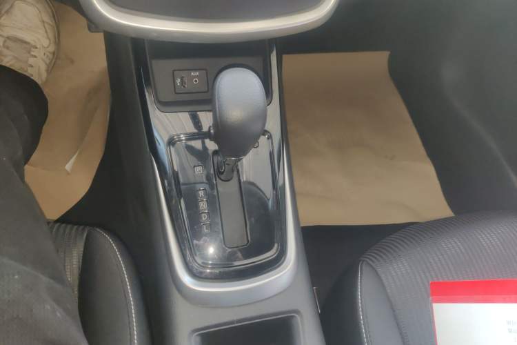 Used Nissan Tiida 2021 1.6L CVT Cool Edition Gear Lever