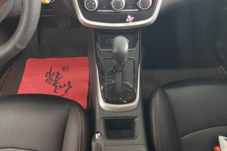 Used Nissan Tiida 2021 1.6L CVT Cool Edition Gear Lever