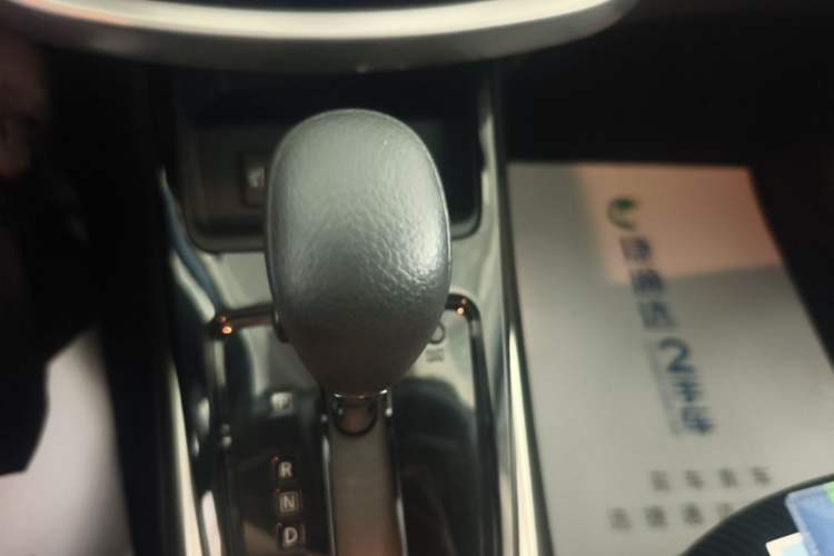 Used Nissan Tiida 2021 1.6L CVT Cool Edition Gear Lever