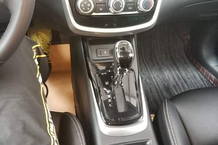 Used Nissan Tiida 2021 1.6L CVT Smart Drive Edition Gear Lever