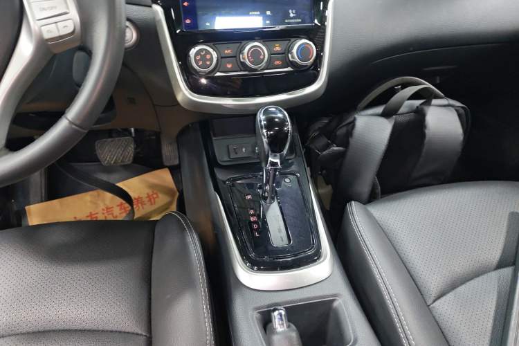 Used Nissan Tiida 2021 1.6L CVT Smart Drive Edition Gear Lever