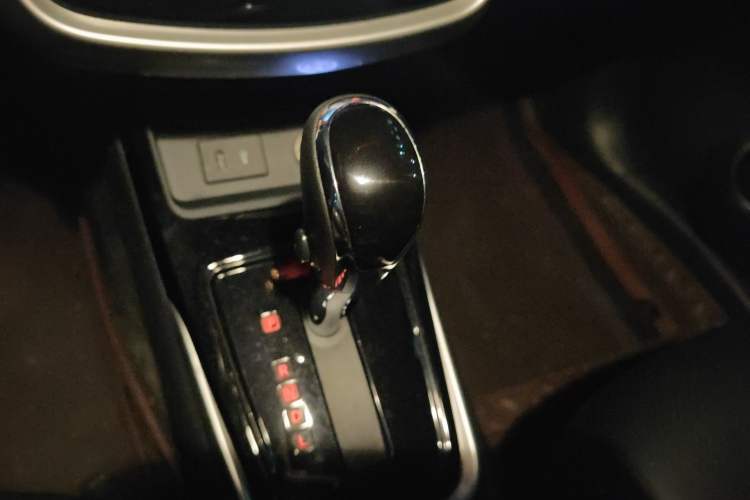 Used Nissan Tiida 2021 1.6L CVT Smart Drive Edition Gear Lever