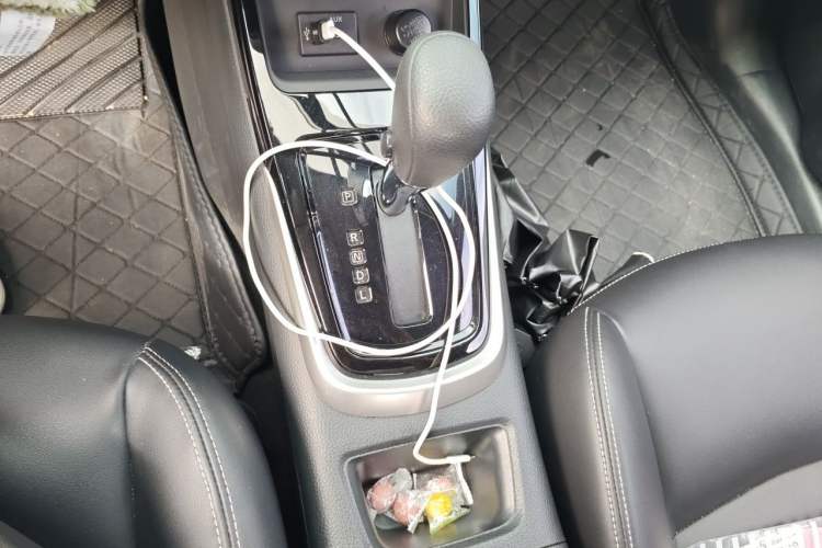 Used Nissan Tiida 2021 1.6L CVT Cool Edition Gear Lever
