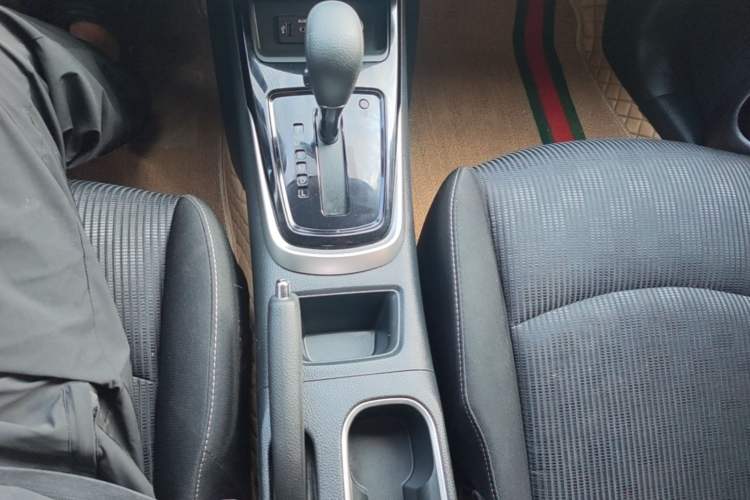 Used Nissan Tiida 2021 1.6L CVT Cool Edition Gear Lever