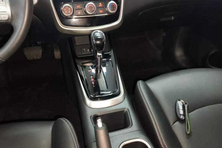 Used Nissan Tiida 2021 1.6L CVT Smart Drive Edition Gear Lever