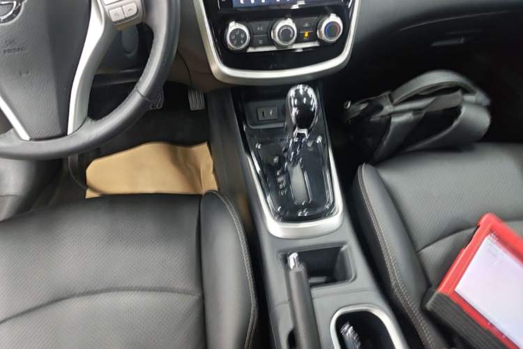 Used Nissan Tiida 2021 1.6L CVT Smart Drive Edition Gear Lever