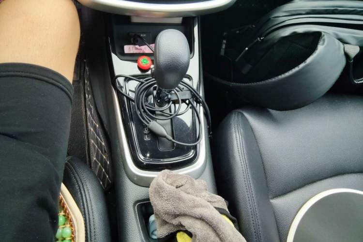 Used Nissan Tiida 2021 1.6L CVT Cool Edition Gear Lever