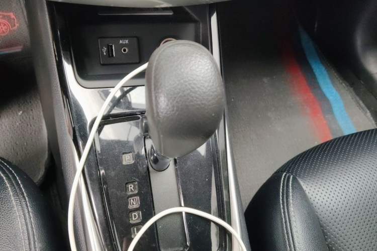 Used Nissan Tiida 2021 1.6L CVT Cool Edition Gear Lever