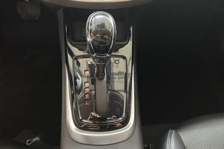 Used Nissan Tiida 2021 1.6L CVT Smart Drive Edition Gear Lever