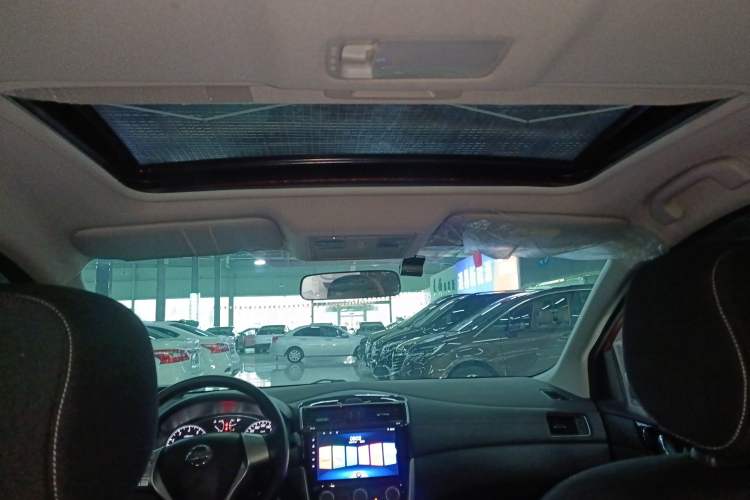 Used Nissan Tiida 2021 1.6L CVT Cool Edition Headliner