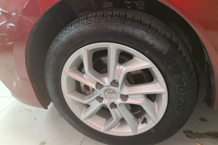 Used Nissan Tiida 2021 1.6L CVT Cool Edition Left Front Wheel Hub