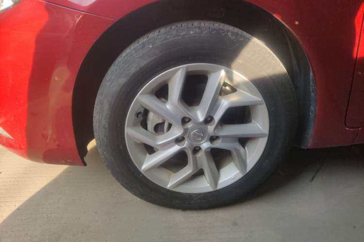 Used Nissan Tiida 2021 1.6L CVT Cool Edition Left Front Wheel Hub