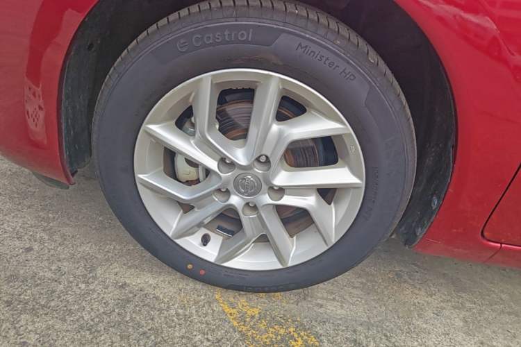 Used Nissan Tiida 2021 1.6L CVT Cool Edition Left Front Wheel Hub