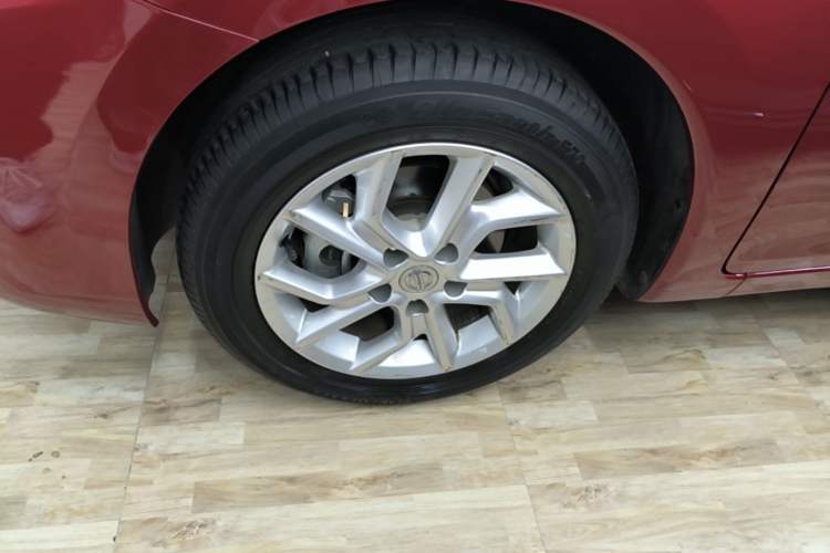 Used Nissan Tiida 2021 1.6L CVT Smart Drive Edition Left Front Wheel Hub