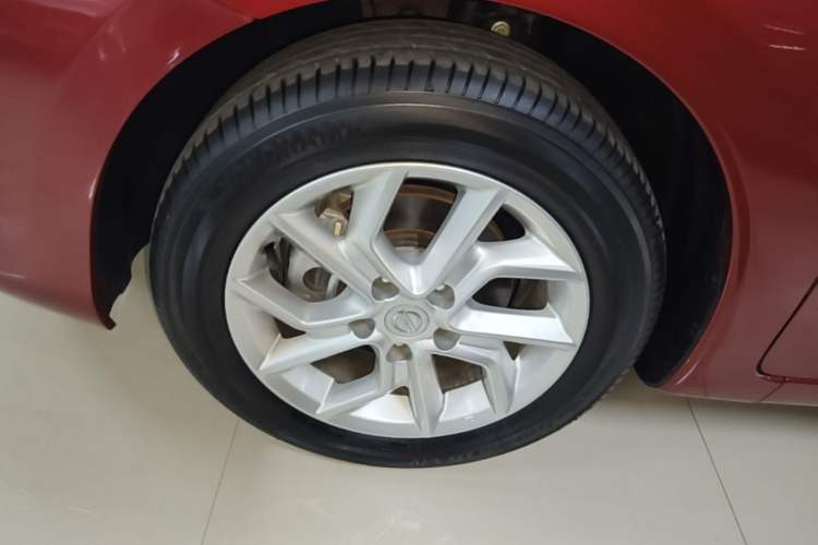 Used Nissan Tiida 2021 1.6L CVT Cool Edition Left Front Wheel Hub