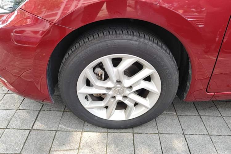Used Nissan Tiida 2021 1.6L CVT Smart Drive Edition Left Front Wheel Hub