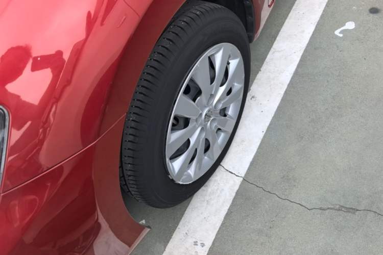 Used Nissan Tiida 2021 1.6L Manual Joyful Edition Left Front Wheel Hub