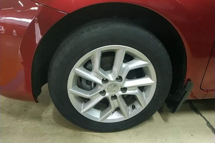 Used Nissan Tiida 2021 1.6L CVT Cool Edition Left Front Wheel Hub