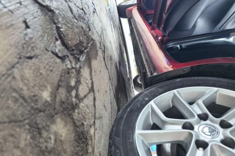 Used Nissan Tiida 2021 1.6L CVT Cool Edition Left Side Sill