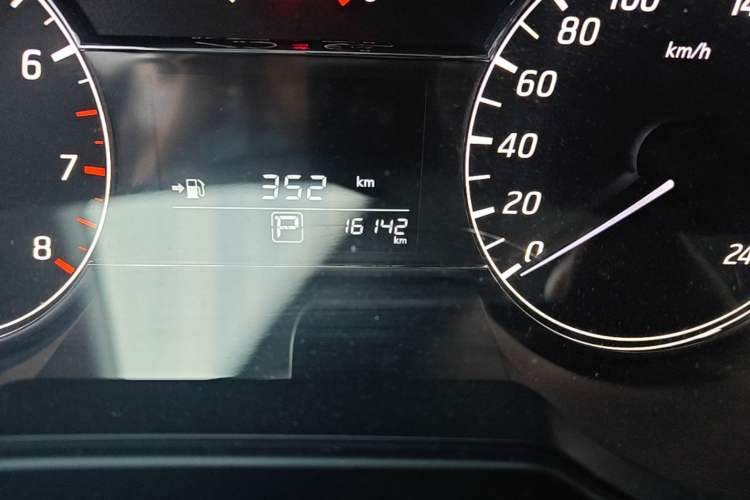 Used Nissan Tiida 2021 1.6L CVT Cool Edition Odometer Close Up