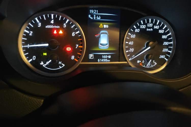 Used Nissan Tiida 2021 1.6L CVT Smart Drive Edition Odometer Close Up