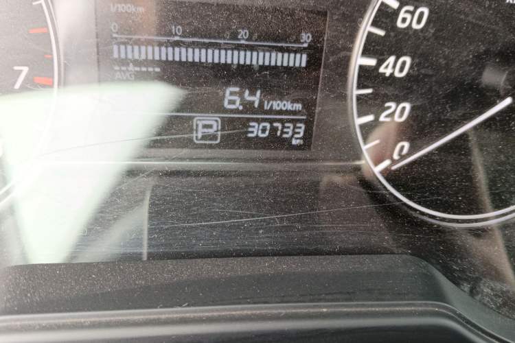 Used Nissan Tiida 2021 1.6L CVT Cool Edition Odometer Close Up