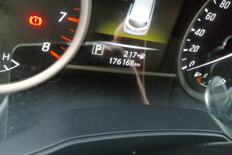 Used Nissan Tiida 2021 1.6L CVT Smart Drive Edition Odometer Close Up