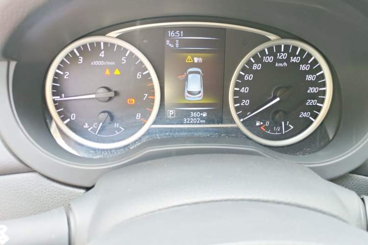 Used Nissan Tiida 2021 1.6L CVT Smart Drive Edition Odometer Close Up