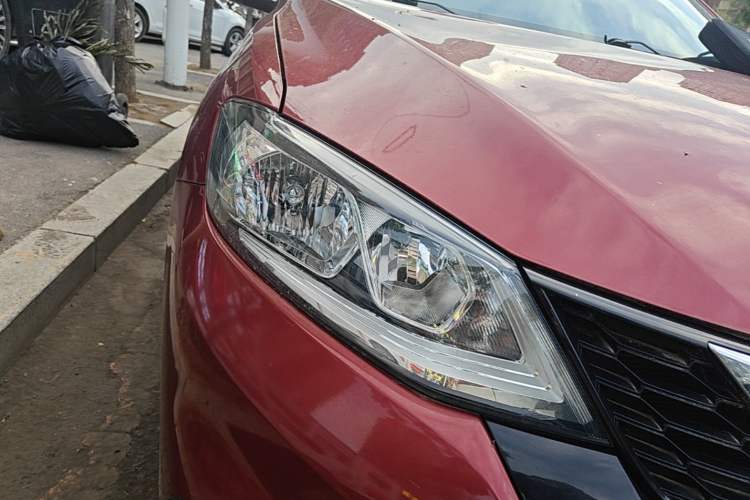 Used Nissan Tiida 2021 1.6L CVT Cool Edition Right Front Headlight