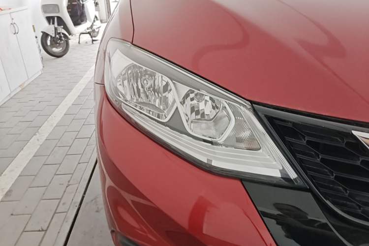 Used Nissan Tiida 2021 1.6L CVT Cool Edition Right Front Headlight
