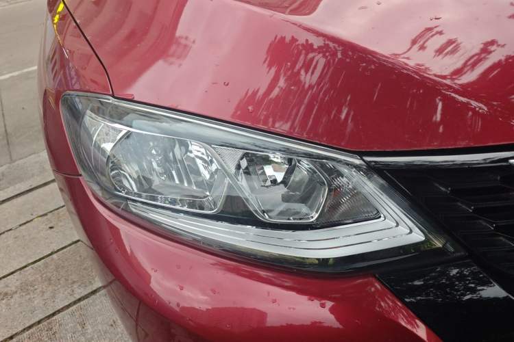 Used Nissan Tiida 2021 1.6L CVT Cool Edition Right Front Headlight