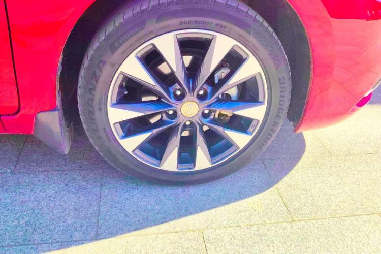 Used Nissan Tiida 2021 1.6L CVT ZhiZun Edition Right Front Wheel Hub