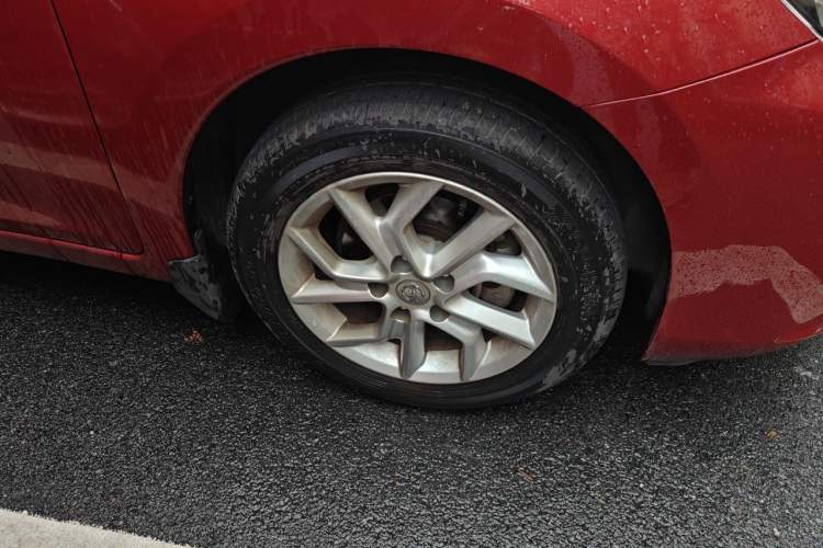 Used Nissan Tiida 2021 1.6L CVT Cool Edition Right Front Wheel Hub