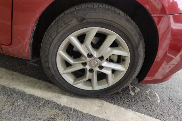Used Nissan Tiida 2021 1.6L CVT Smart Drive Edition Right Front Wheel Hub