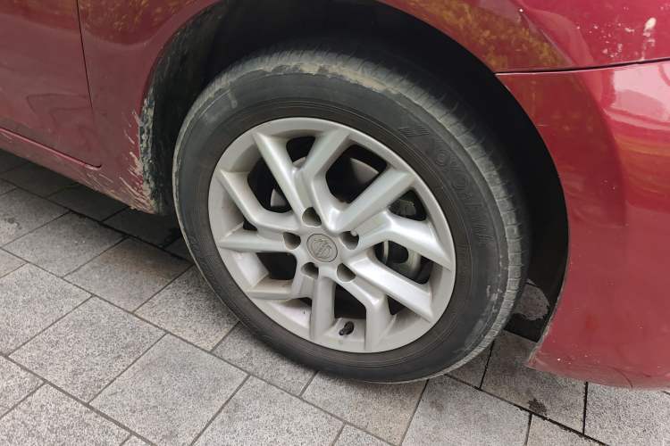 Used Nissan Tiida 2021 1.6L CVT Smart Drive Edition Right Front Wheel Hub