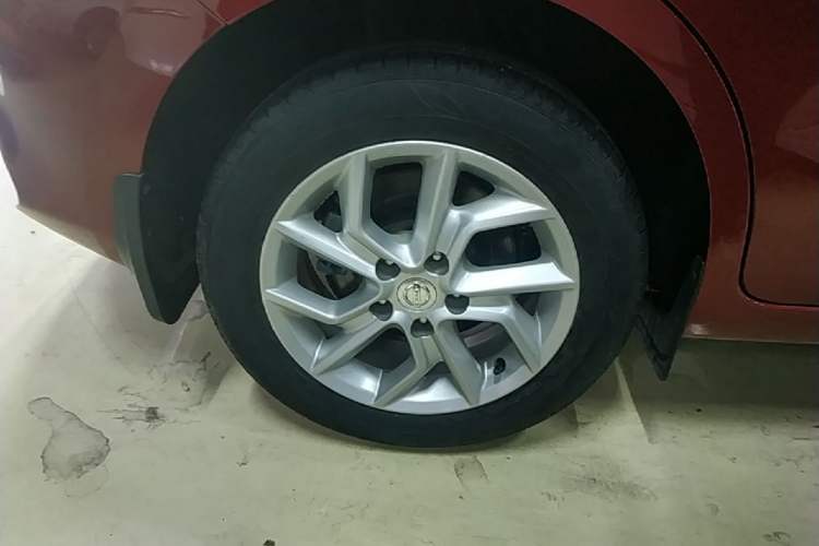Used Nissan Tiida 2021 1.6L CVT Cool Edition Right Rear Wheel Hub