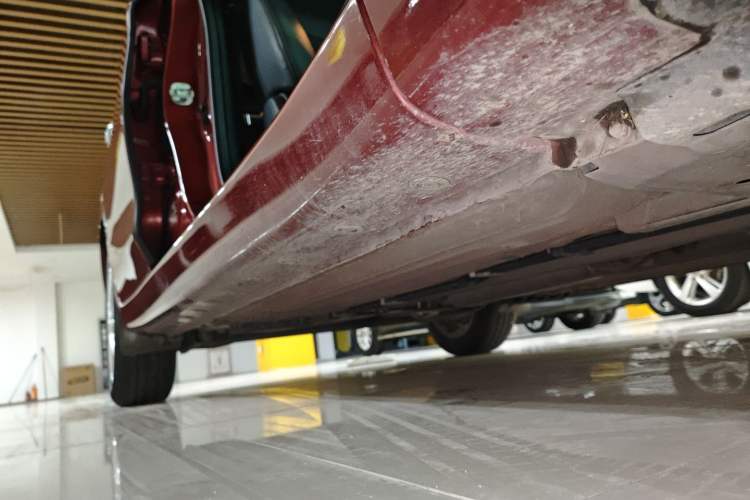 Used Nissan Tiida 2021 1.6L CVT Smart Drive Edition Right Side Sill